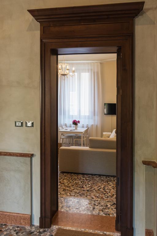 Alighieri Theatre Charming Suite Ravenna Exterior photo