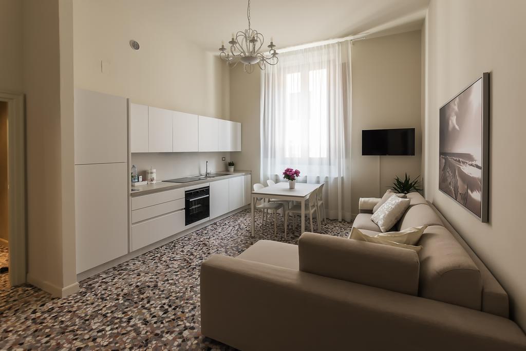 Alighieri Theatre Charming Suite Ravenna Exterior photo